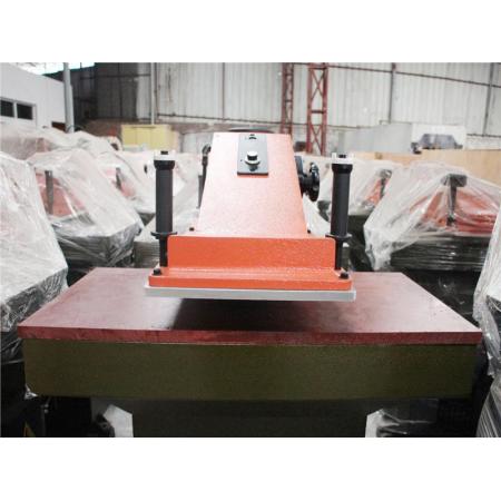 Reconditioned Atom VS918 20tons leather swing arm cutting machine